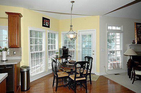 Breakfast Room 