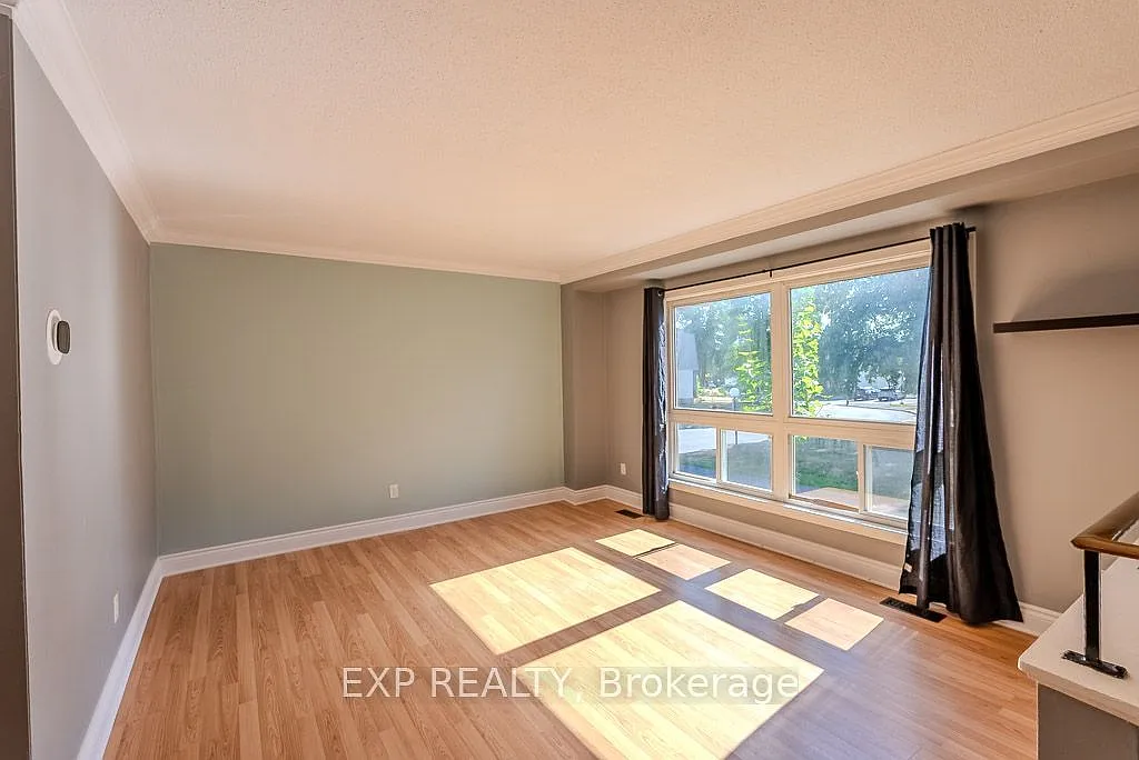 3 bed, $2,495 — Photo 2