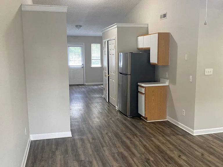 102 Derwent Ct #A — Photo 2