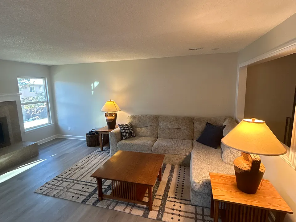 1385 S Laredo Ct