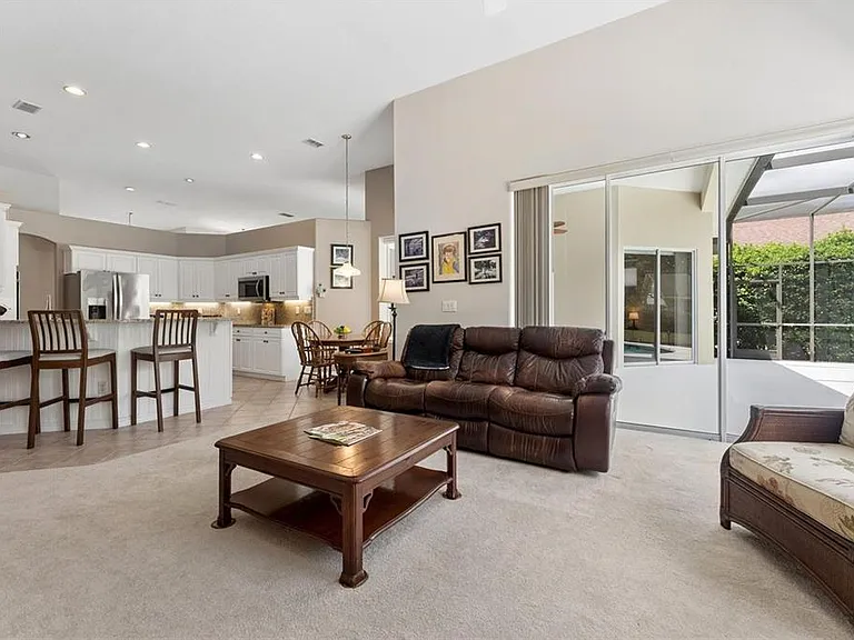 3865 Winding Lake Cir — Photo 15