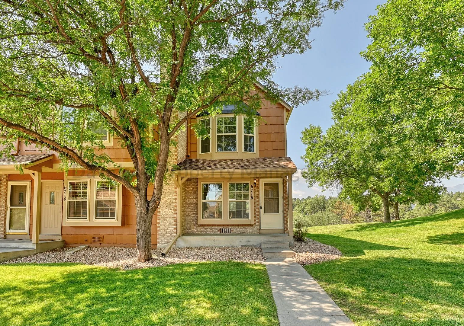Charming 2 Bedroom Condo with Modern Updates in Rockrimmon — Photo 1