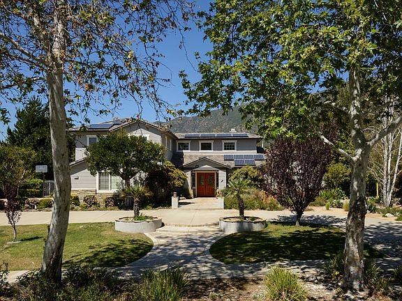 3rd image of 1015 Fuller Dr