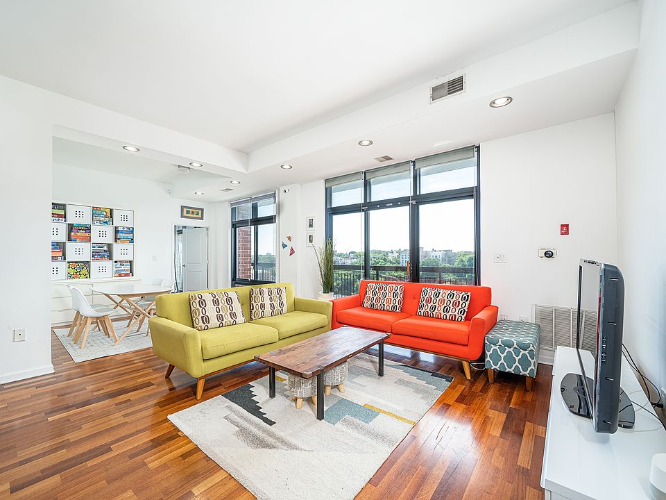 1st image of 700 1st St APT 16T