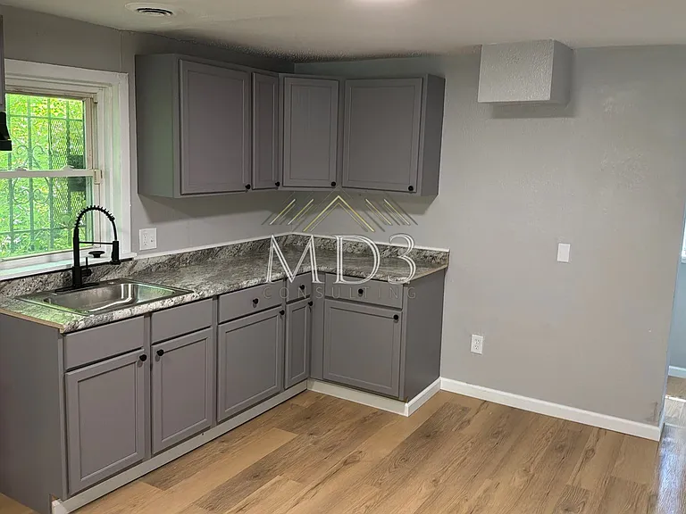 10019 Lord Dr — Photo 4