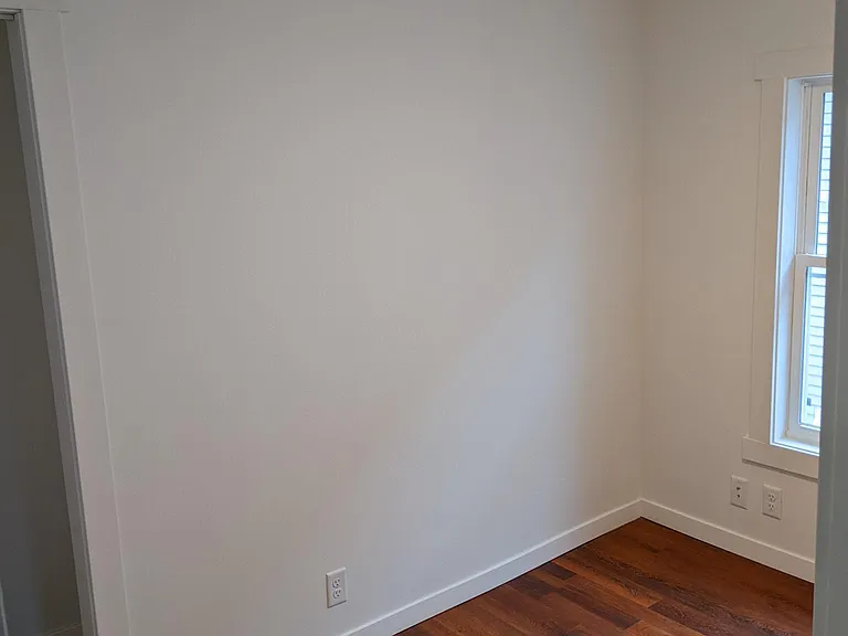 1123 Emerald St — Photo 16