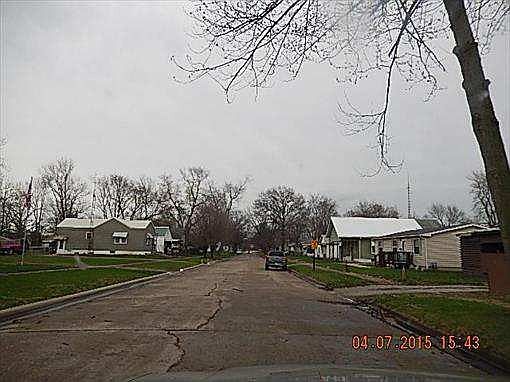 2nd image of 1011 E 2nd St
