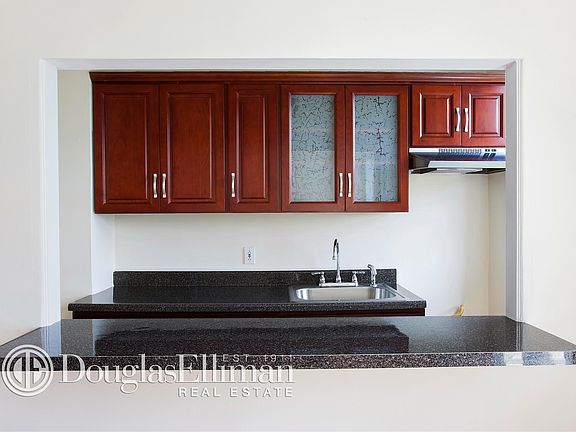 2nd image of 80 Winthrop St APT J5