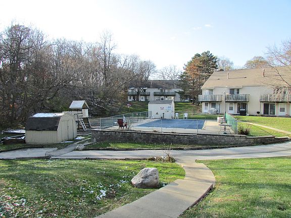 3rd image of 79 Maude Ave APT B
