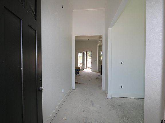 3rd image of 15207 Coop Ln