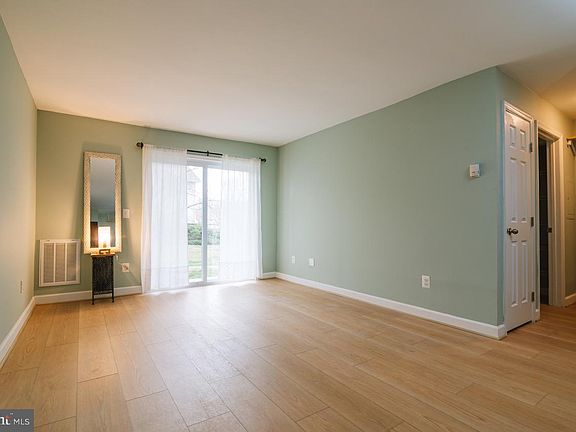 3rd image of 14805 Rydell Rd APT B2