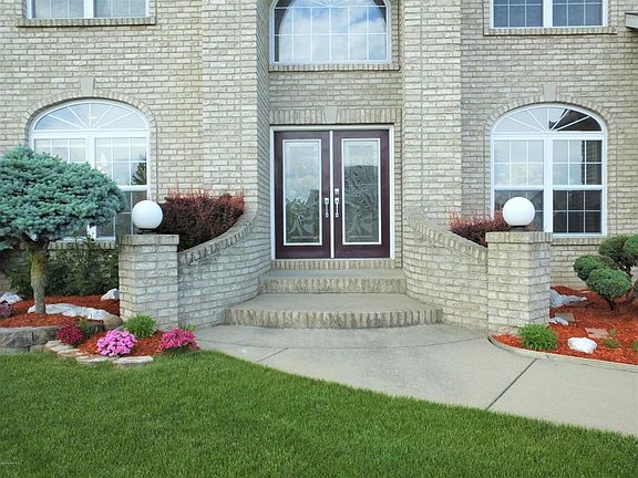5th image of 2131 Outlook Dr SE