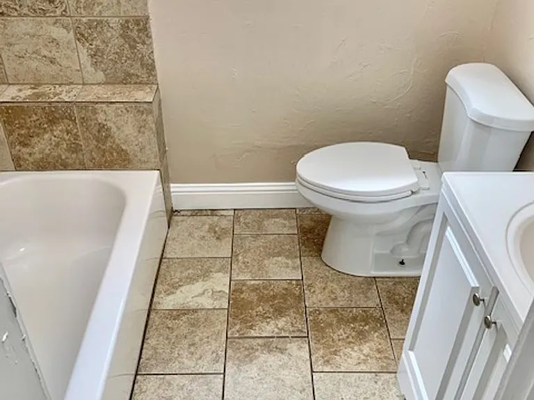 sF01537 — Photo 13
