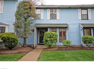 2305 Timber Oaks Dr, Edison, NJ 08820