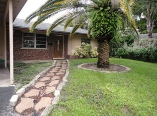 6811 Charleston St, Hollywood, FL 33024