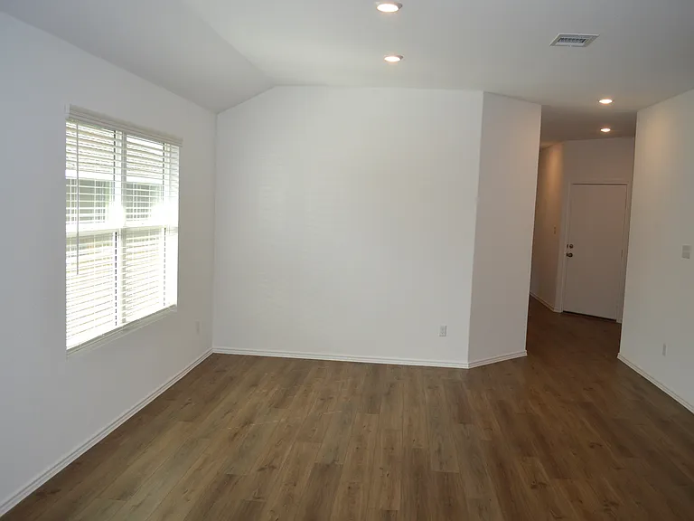 1505 Marley Way — Photo 3