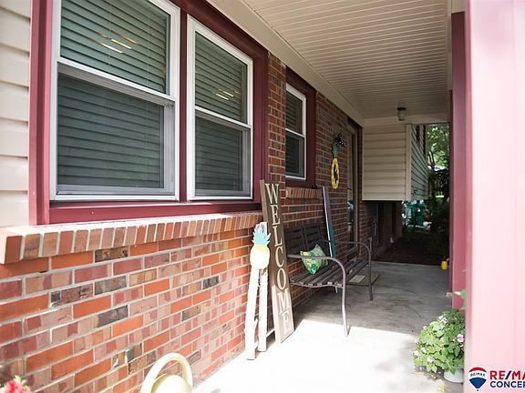 3rd image of 3841 Franklin St