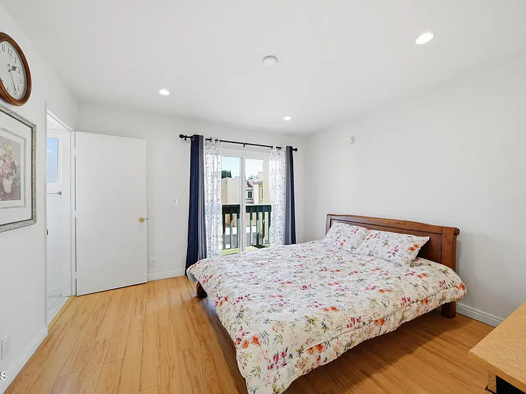 10260 Plainview Ave #12 — Photo 17