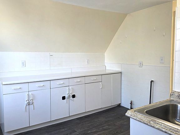 2nd image of 43 Southside Pkwy APT 5