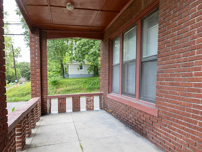 1011 Oakview St #1 — Photo 17
