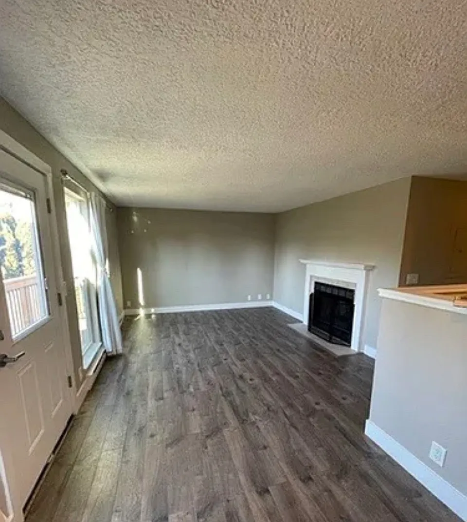 2 bed, 802 sqft, $1,850 — Photo 2