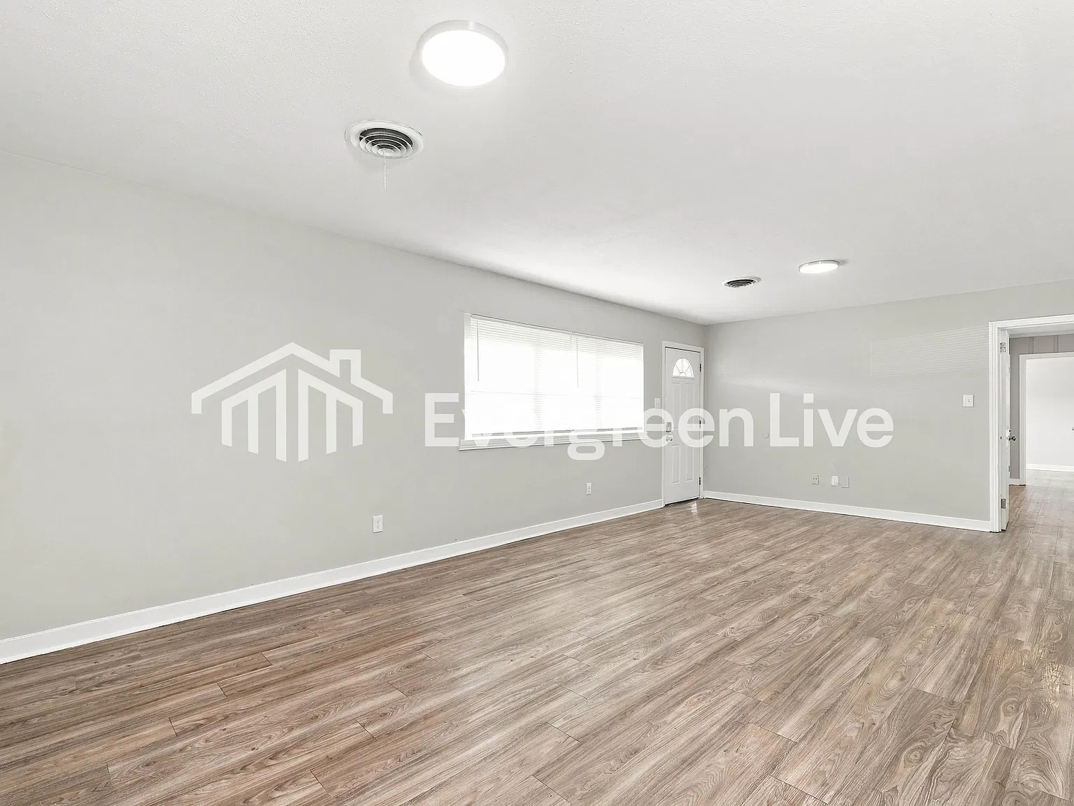 3 bed, 1.5 bath, 1573 sqft, $1,445 — Photo 3