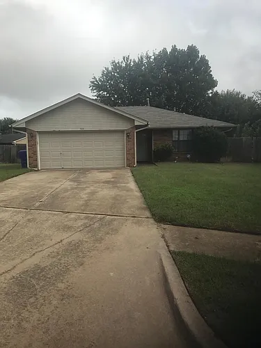709 Peppertree Ct Photo 1