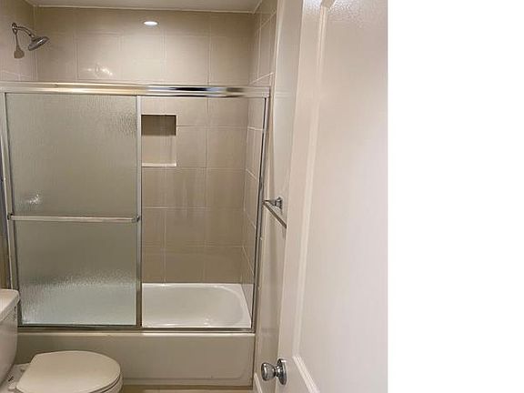 5th image of 8765 S San Pedro St #1