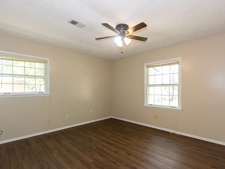 3720 Sunny Hill Dr — Photo 12