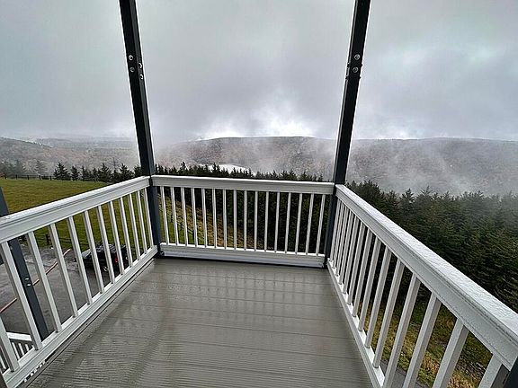 3rd image of 390 Mountain Ldg