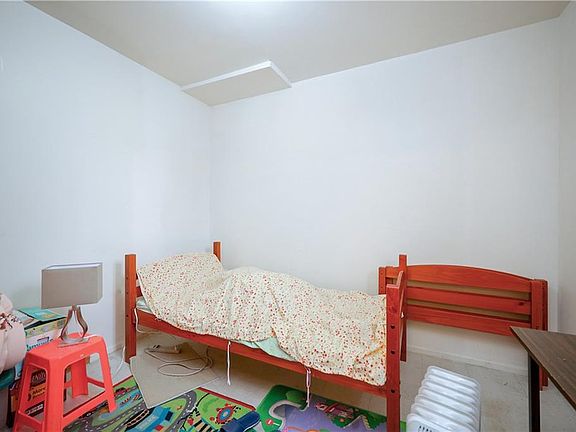 2nd image of 107 Beach St