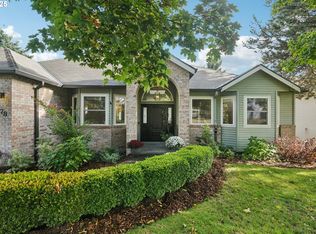 2378 Falcon Dr, West Linn, OR 97068