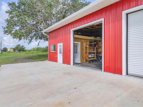 3rd image of 3045 Logue Rd