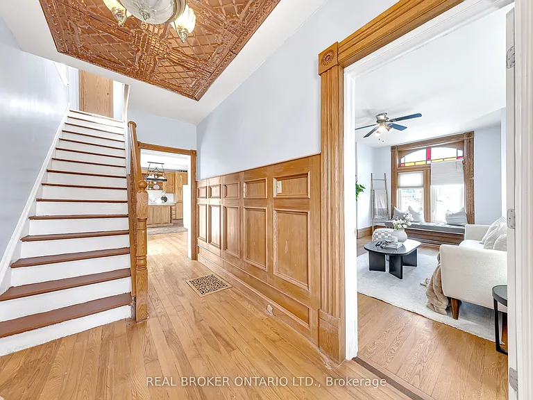 52 1/2 Victoria Ave N #MAIN — Photo 8