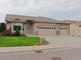 1414 Copper Loop, East Wenatchee, WA 98802