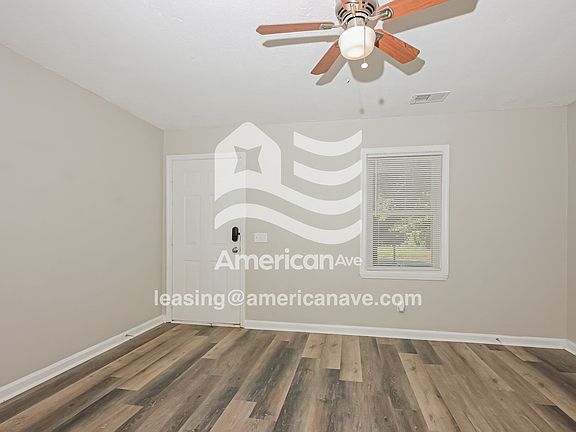 1237584_003_living_room_3.jpg