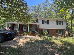 625 Tinkerbell Rd, Chapel Hill, NC 27517