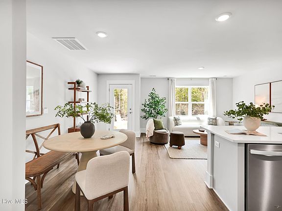 5th image of 182 Cashmere Court Unit 31