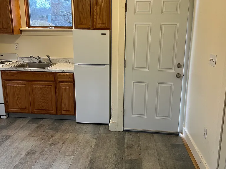 6 Market St #4 — Photo 9