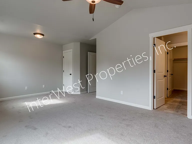 10317 NE 61st Cir — Photo 14