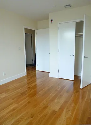 Rented by R New York | media 6