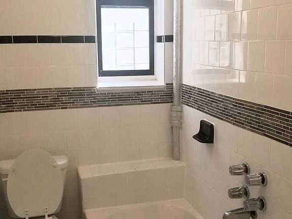 4th image of 601 Parkside Ave #A5