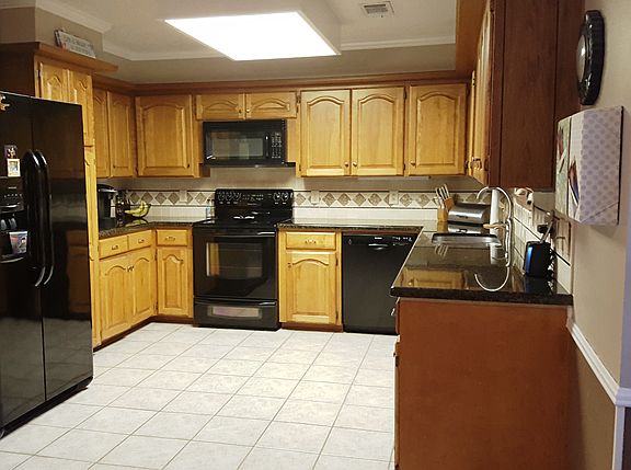 5th image of 2101 Briargrove Dr