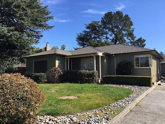 1st image of 386 Greenside Dr