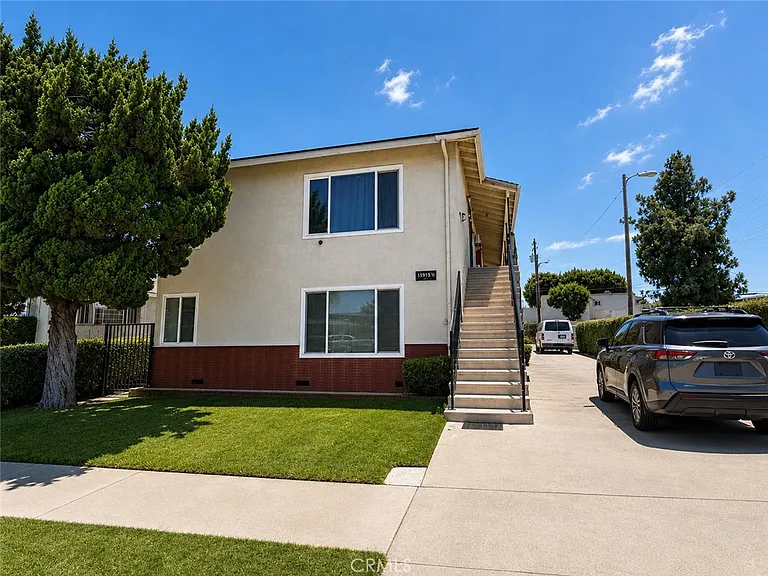 15915 1/2 S Orizaba Ave — Photo 10