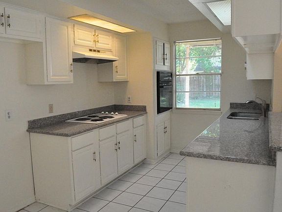 2nd image of 11903 Dorrance Ln
