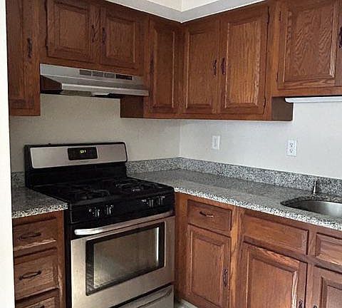 4th image of 200 Brookwood Dr