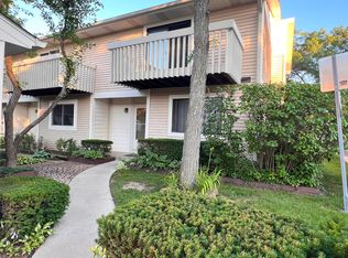 119 Saratoga Ct #119, Vernon Hills, IL 60061
