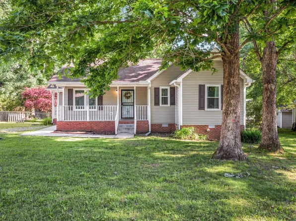 1008 Pin Oak Dr, Dickson, TN 37055