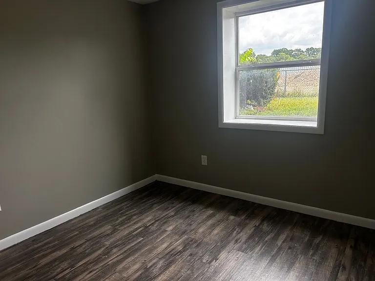 211 Tompkins St — Photo 13